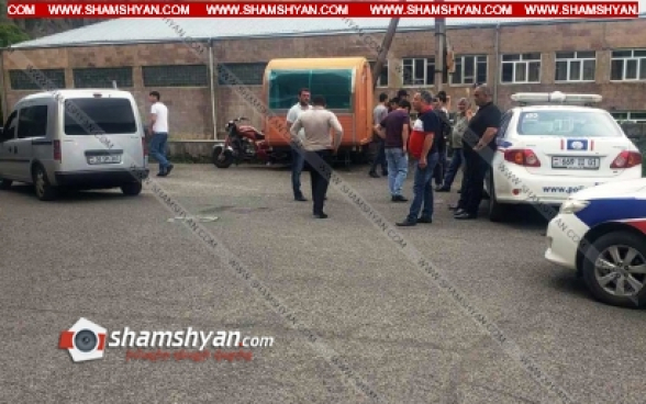 Գորիսում 37-ամյա վարորդը Opel Komba ավտոմեքենայով 5-ամյա երեխային վրաերթի է ենթարկել. վերջինս Սանավիացիայի ուղղաթիռով ծայրահեղ ծանր ախտորոշմամբ տեղափոխվել է Երևանի «Սուրբ Աստվածամայր» բժշկական կենտրոն