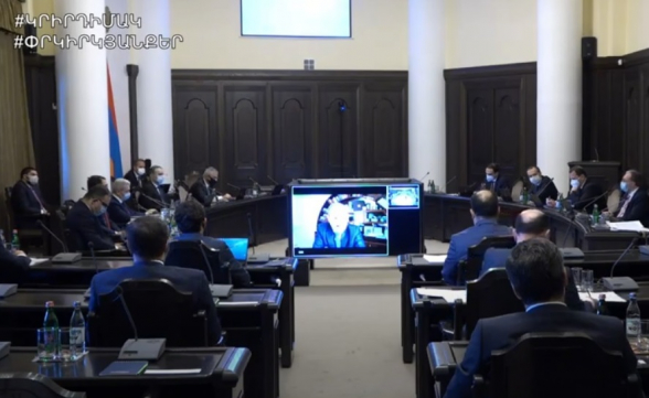 Пашинян дистанционно проводит заседание правительства (прямой эфир)