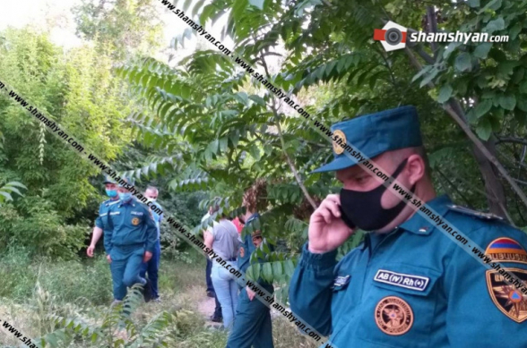 Ծիծեռնակաբերդի հուշահամալիրի հարակից հատվածում ծառից կախված 30-ամյա տղամարդու դի է հայտնաբերվել