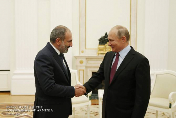 Никол Пашинян поздравил президента и председателя правительства РФ по случаю Дня России