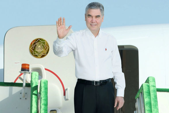 Президент Туркменистана отказался от поездки на парад Победы в Москву