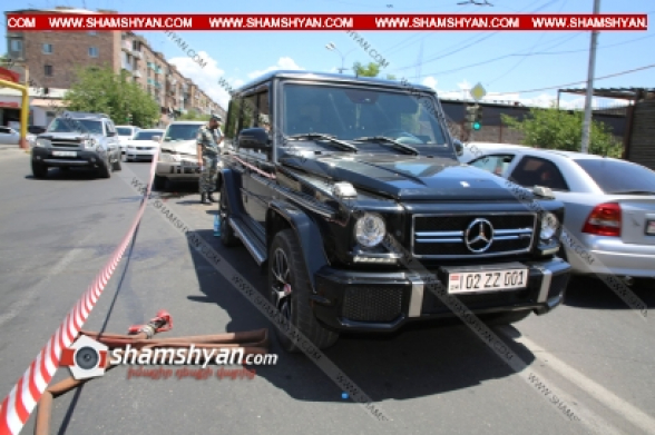 Երևանում բախվել են Mercedes G55 ու Honda մակնիշի ավտոմեքենաները․ հրշեջ-փրկարարները կատարել են ճանապարհի լվացման աշխատանքներ