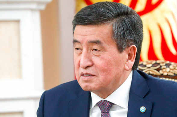 Президента Киргизии не было на параде в Москве: у членов его делегации по прилету в аэропорт выявили COVID-19