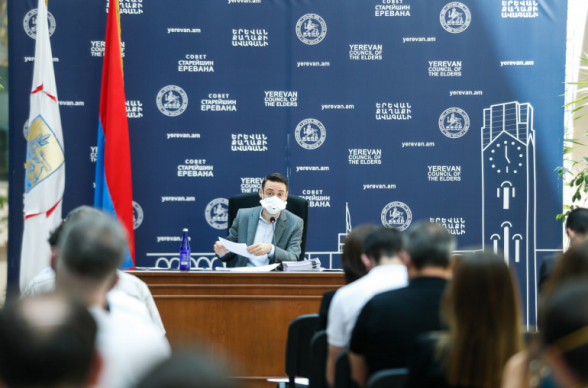 Այս դահլիճում ես թույլ չեմ տալու օրենքի խախտում, որը վտանգելու է մարդկանց կյանքերը. դիմակ կրելու շուրջ վիճաբանություն՝ Հ. Մարությանի և Թ. Վարդանյանի միջև (տեսանյութ)