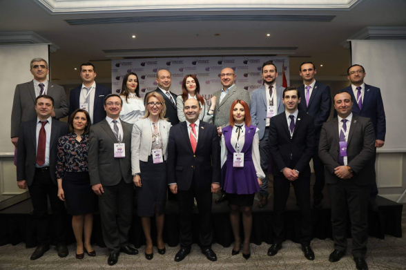 Найдется ли в «Светлой Армении» хоть одна светлая голова?