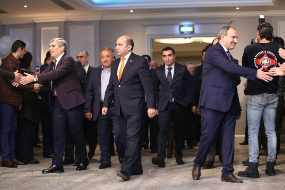 Эдмон победил Арама в клиентском гареме