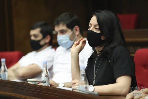 Зараженные депутаты вынужденно пришли в парламент – «Грапарак»