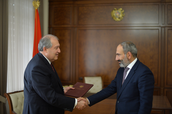 Խրոխտ պիղատոսություն՝ նախագահականի բլանկով կամ Արմեն Սարգսյանի շարունակական ինքնաոչնչացումը