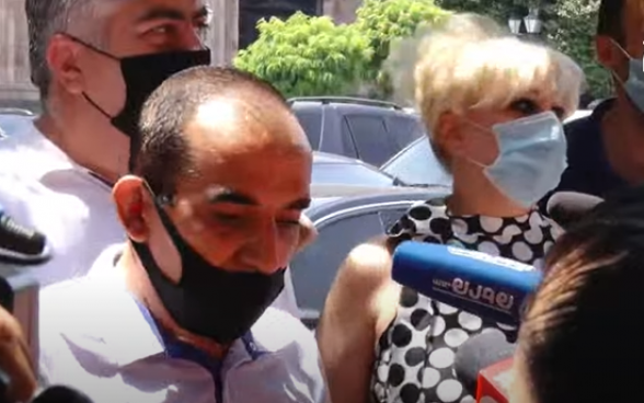 Շոու բիզնեսի ներկայացուցիչները Կառավարության դիմաց պահանջում են աշխատելու թույլտվություն. ուղիղ