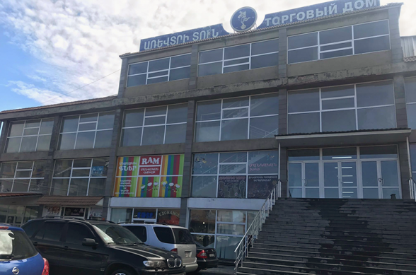 Կասեցվել է «Սուրմալու» առևտրի կենտրոնի տաղավարներից մեկի գործունեությունը