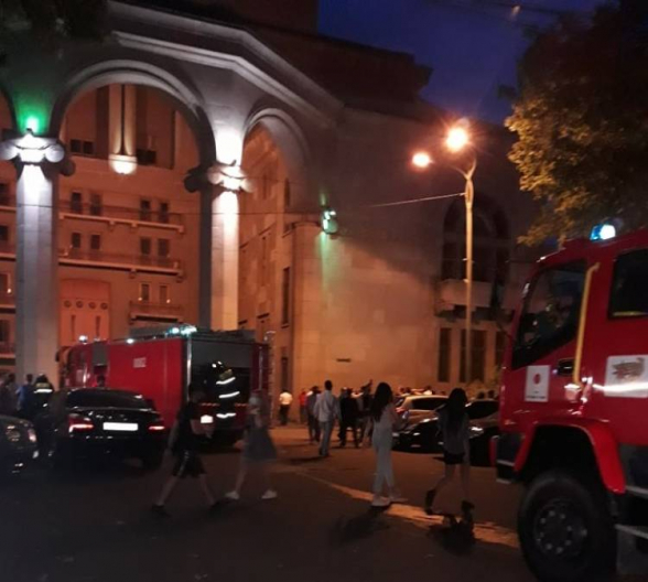 Հրդեհ՝ Օպերայի տարածքում (լուսանկար)