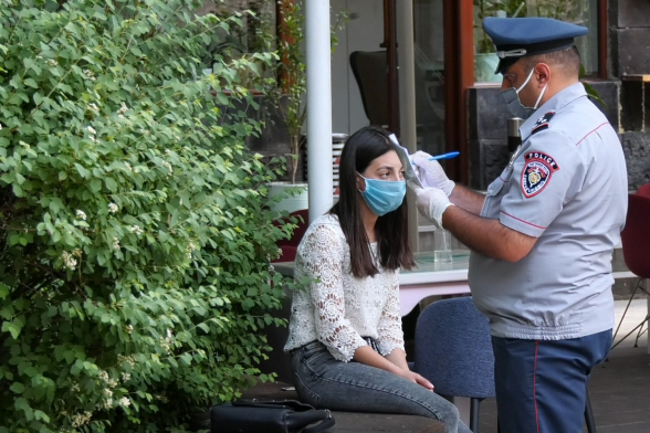 Երբ ոստիկանները դիմակ կրող քաղաքացուց փաստաթուղթ են պահանջում, դա խոսում է արտակարգ դրությունից օգտվելով մարդկանց ջեբը մտնելու մասին