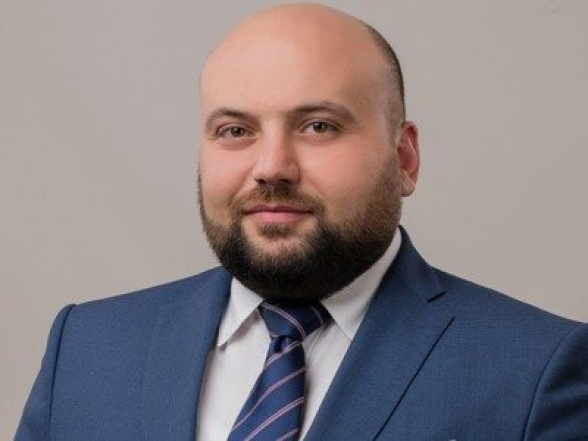 «Նիկոլի ձագն է, դրա համար էլ պաշտոնի նշանակեցին». ծեծված փոխգնդապետի եղբայրը`Տրդատ Սարգսյանին պաշտոն տալու մասին