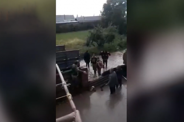 Наводнение в Ширакском марзе: дождевые воды залили дома и улицы общины Саратак (видео)