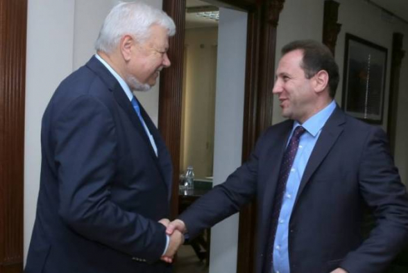 Давит Тоноян находится на постоянной связи с Анджеем Каспршиком