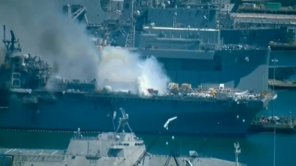 Пожар на военном корабле в Сан-Диего может продолжаться несколько дней