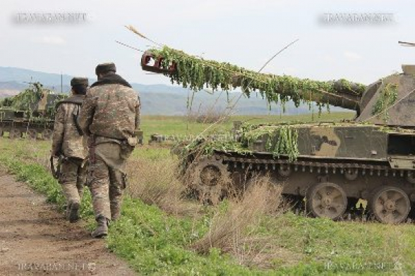 ВС Армении пресекли ночью передвижение азербайджанского танка