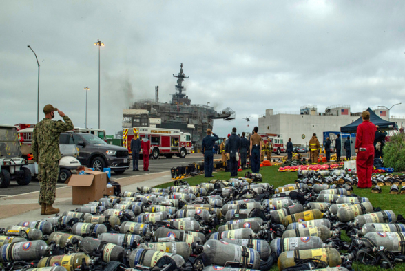 Военным удалось потушить пожар на десантном корабле ВМС США в Сан-Диего