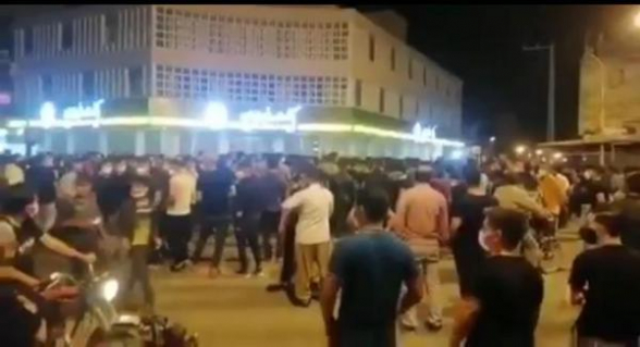 Журналисты сообщили о стягивании полиции в иранские города на фоне волнений