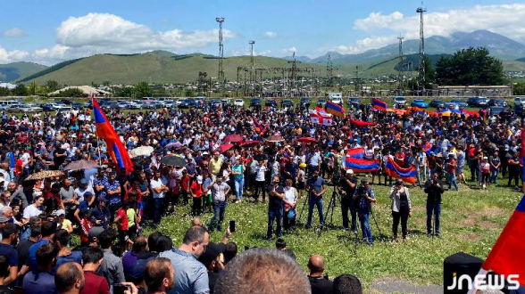 «Ոչ պատերազմին» կարգախոսով խաղաղ ակցիա Ախալքալաքում՝ ընդդեմ Ադրբեջանի հրահրած սահմանային լարվածության (տեսանյութ)