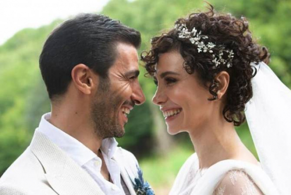 Թուրք հայտնի դերասանուհին ամուսնացել է հայ գործարարի հետ (լուսանկար)