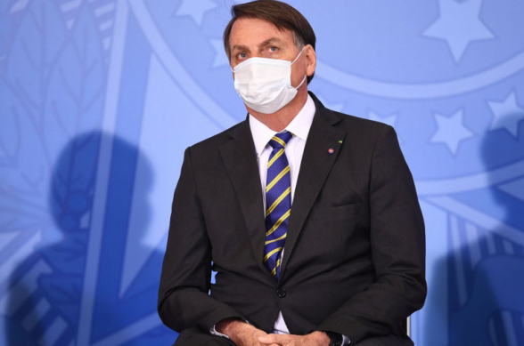 У переболевшего коронавирусом президента Бразилии в легких обнаружили «плесень»