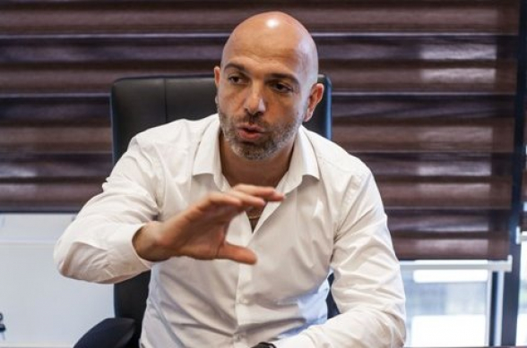 Արդեն երկու տարի այդ ոսկու մեջ գոյություն չունեցող սատանաներ ենք փնտրում՝ արդյունահանելու փոխարեն