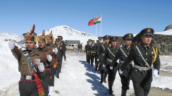 Индия требует от Китая полного отвода войск из Ладакха – СМИ