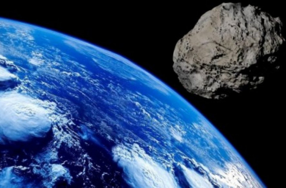Астероид размером с футбольное поле пролетел мимо Земли