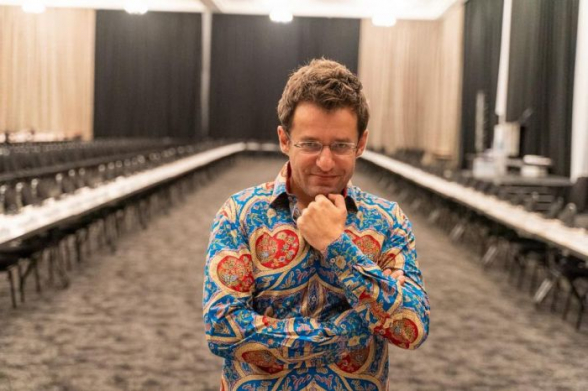 Ո՞վ է Արոնյանի նոր ընկերուհին․ բուռն քննարկումներ ֆեյսբուքում (լուսանկար)