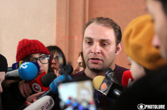 Սպառելով Հրայր Թովմասյանի սանիկների՝ պարետի սահմանած թույլատրելի սահմանը՝ ՀՔԾ-ն սանիկներից սահուն անցում կատարեց նրա նախկին վարորդներին