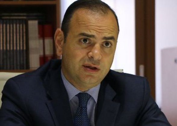 Ներգաղթը երևի առանց հայերի պատկերացնող հանձնակատարը աֆեկտի տակա մնացել (լուսանկար)