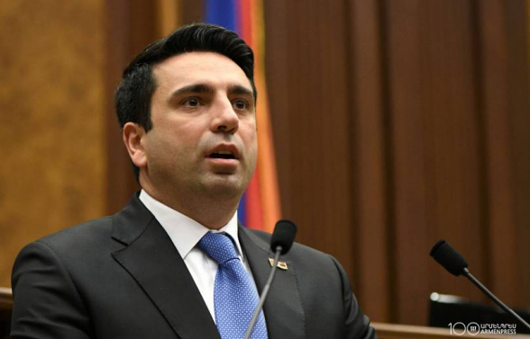 Նոր մանրամասներ Ալեն Սիմոնյանին խանութից վռնդելու դեպքից