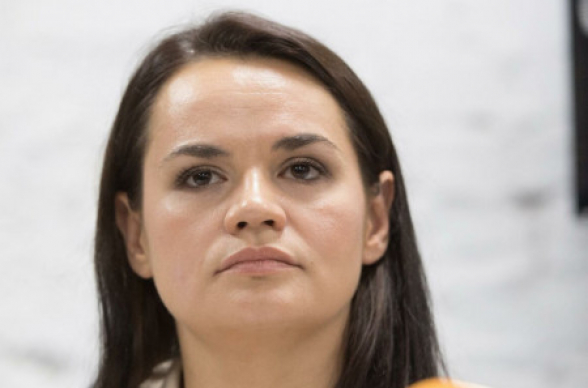 «Я уехала к детям»: Тихановская записала видеообращение