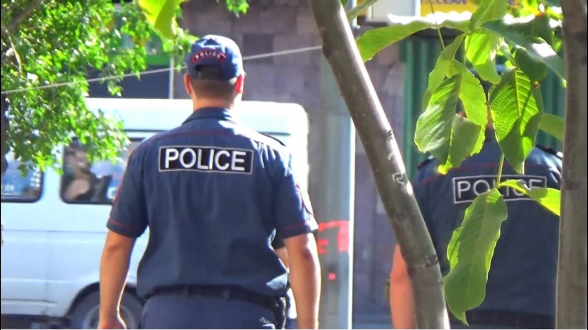 ՊՊԾ գնդի ոստիկանները հետապնդել ու բռնել են կնոջը կողոպտած անձին․ նա ձերբակալվել է