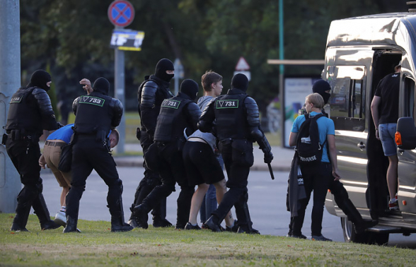 МВД Белоруссии сообщило о 2000 задержанных за минувшую ночь