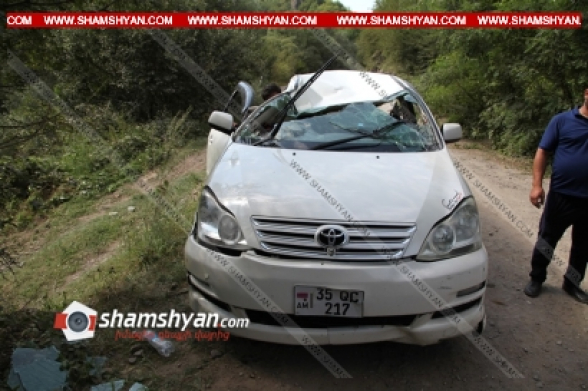 Լոռու մարզում 50-ամյա վարորդի կողմից Toyota Ipsum-ի հրման ժամանակ այն 5 մետր բարձրությունից ընկել է ձորակը. կան վիրավորներ