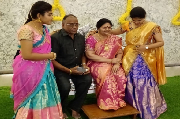 Հնդիկ տղամարդն իր նոր տանը տեղադրել է մահացած կնոջ` չափազանց իրական տեսք ունեցող արձանը (լուսանկար, տեսանյութ)