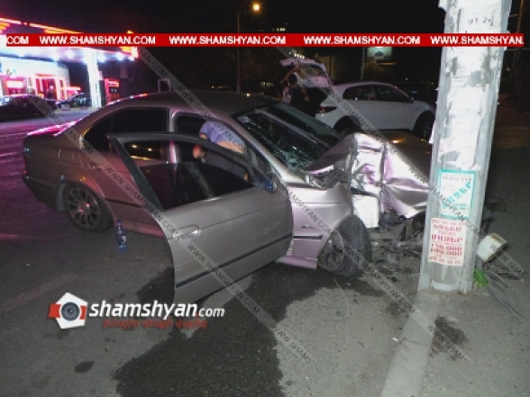 Երևանում 21-ամյա վարորդը BMW-ով Կոմիտասի պողոտայում բախվել է էլեկտրասյանը. վարորդի հայրը տեղափոխվել է հիվանդանոց