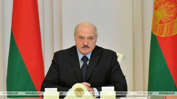 Лукашенко: «Я живой и не за границей» (видео)