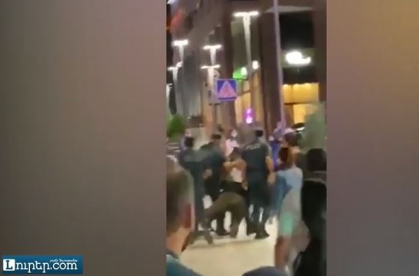 10 ոստիկան` մեկի դեմ. քաղաքացուն կոպտորեն բերման ենթարկեցին դիմակ չկրելու համար