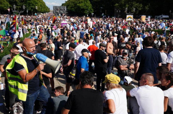 Բեռլինում հակակորոնավիրուսային սահմանափակումների դեմ անցկացված բողոքի ցույցերի ընթացքում ավելի քան 300 մարդ է ձերբակալվել