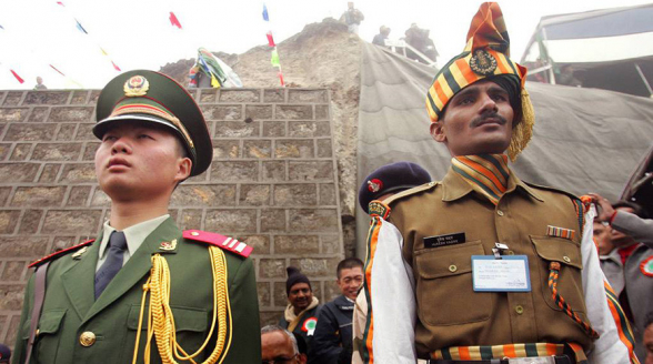 Министры обороны Индии и Китая могут провести встречу в Москве – СМИ