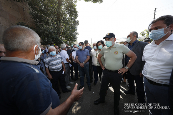 Ձերդ գերազանցություն Փաշինյանը ժողովրդի վրա է մուննաթ գալիս, թե բա երկու ծխախոտ պակաս ծխեք, գումարը բյուջե մտնի