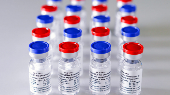 Вакцина от коронавируса «Спутник V» выпущена в гражданский оборот