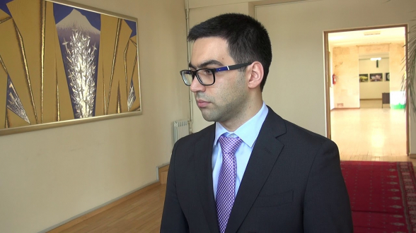 Հիմա Բադասյանն ի՞նչ է անում. միջամտո՞ւմ է, ճնշո՞ւմ դատարանի վրա, թե՞ հեքիաթներ պատմում