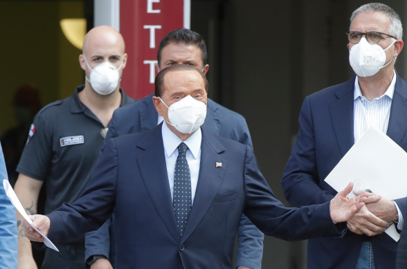 Берлускони выписался из больницы после COVID-19