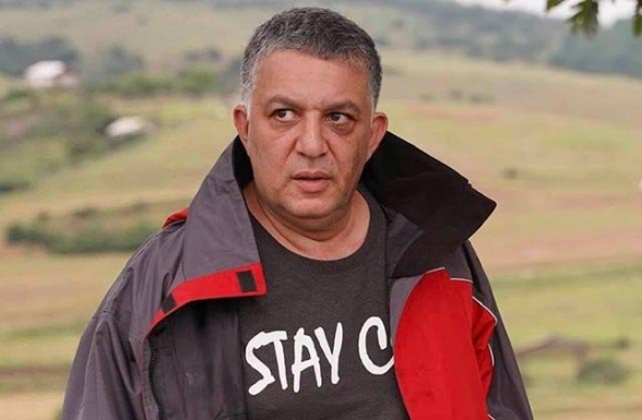 Դպրոցում կայացած ցածրակարգ հումորներից հետո ես հասկացա, որ դպրոցականների գլխին բերած կլոունադայի որոշումը կայացվել է ամենավերևը