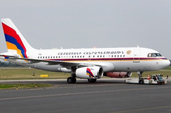 Խեղճ գյուղացիքին ասում է՝ մի խմեք, մի ծխեք, բերեք բյուջեն լցրեք, ինքը 250 հազար դոլար տալիս է մենակ ինքնաթիռի նոր դիզայնի համար