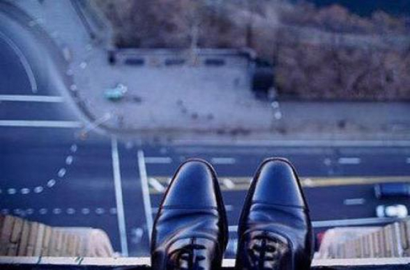 Արմավիրում քաղաքացին սպառնացել է ցած նետվել աշտարակից․ ինքնասպանության փորձը կանխվել է